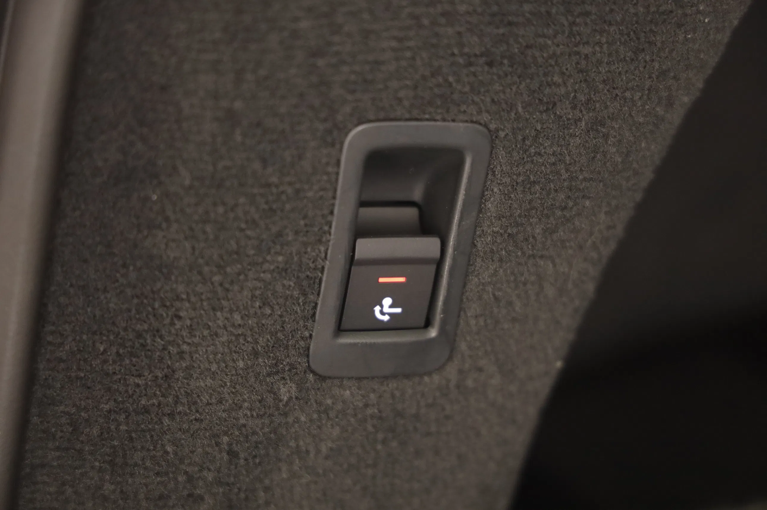 Audi A6 Avant 40 2.0 TDI sport | Bild 24 von 26