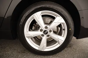 Audi A6 Avant 40 2.0 TDI sport | Thumbnail 5 von 26