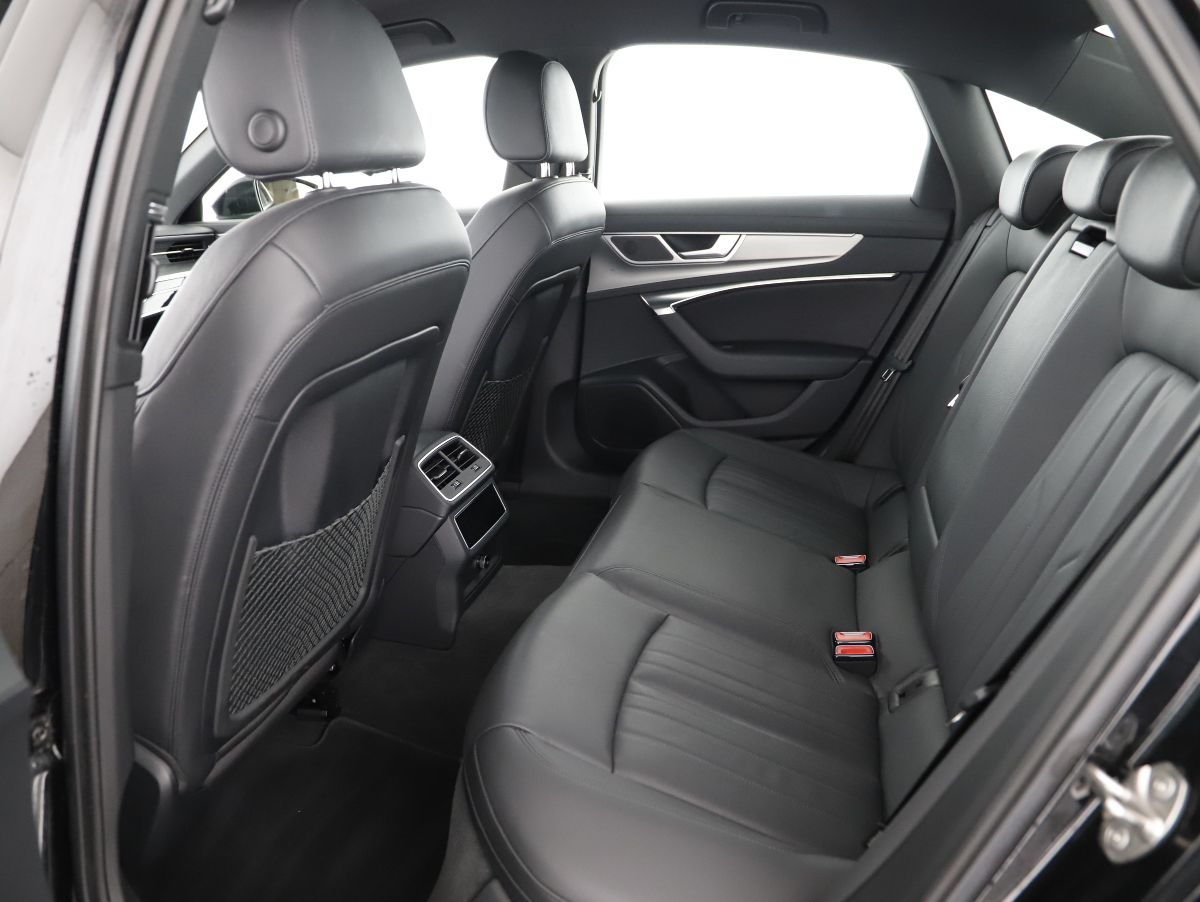 Audi A6 40 2.0 TDI design | Bild 25 von 27