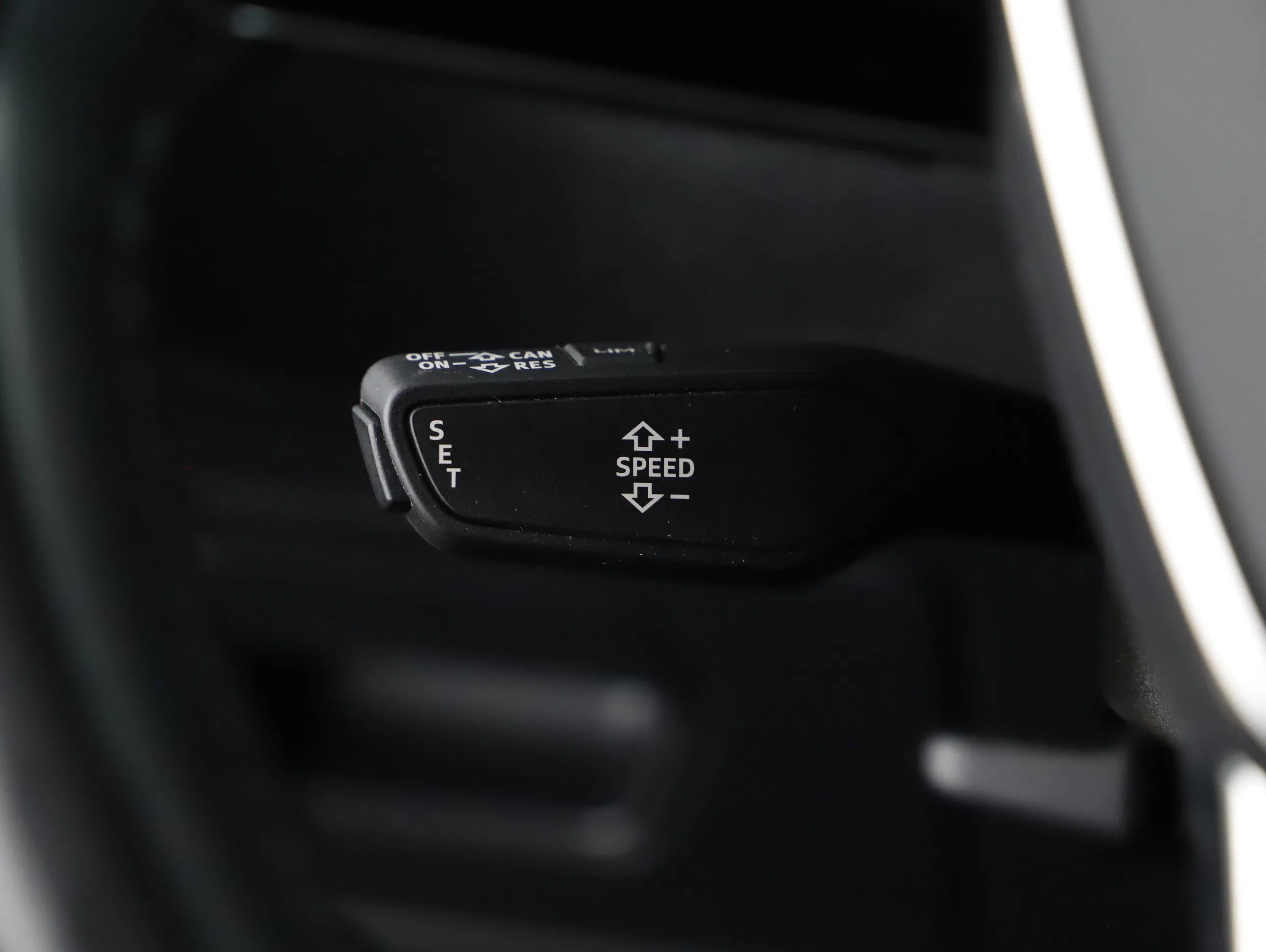 Audi A6 Avant 45 TDI quattro sport Aut. | Bild 11 von 19