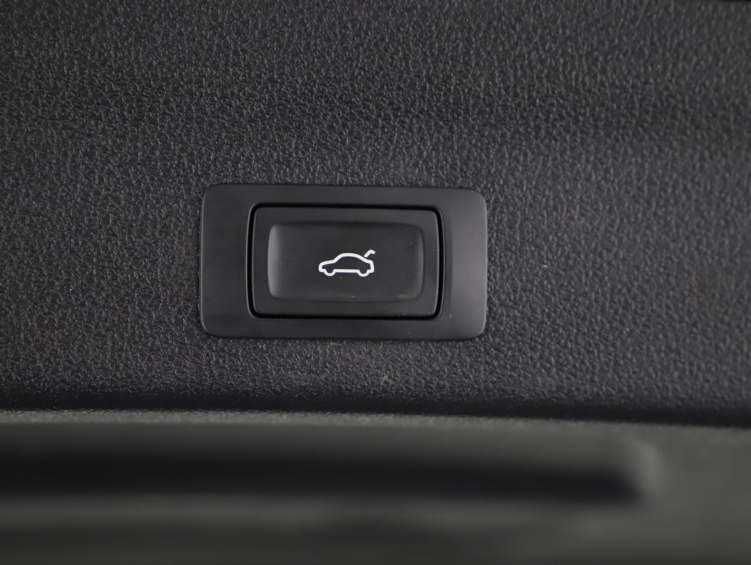 Audi A6 Avant 45 TDI quattro sport Aut. | Bild 16 von 19