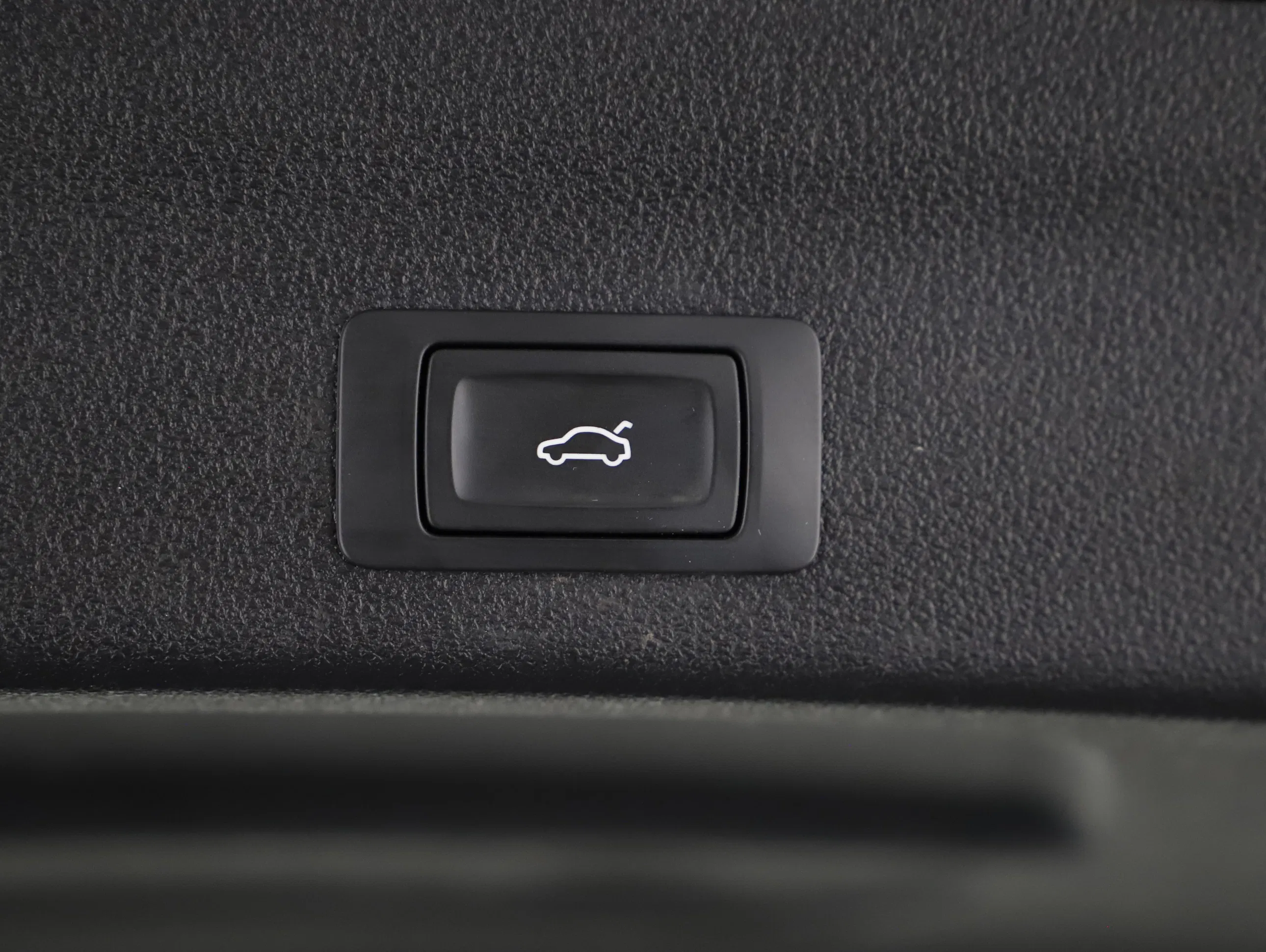 Audi A6 Avant 45 TDI quattro sport Aut. | Bild 16 von 19