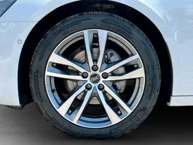 Audi A6 Avant 40 2.0 TDI quattro sport | Thumbnail 6 von 6