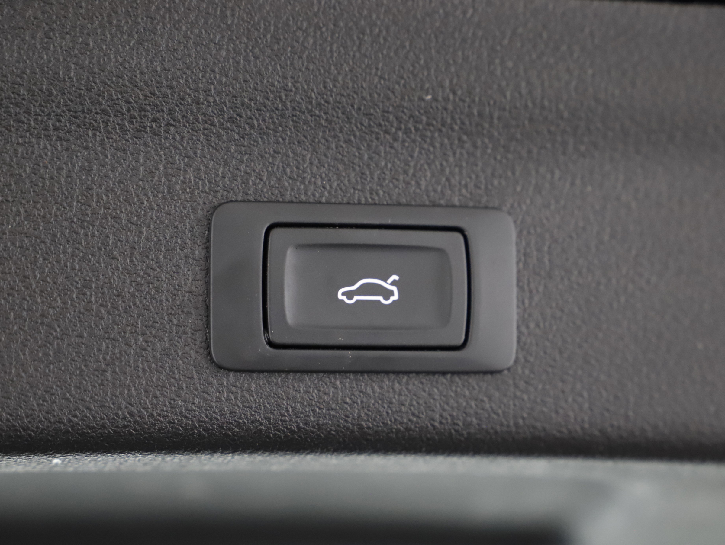 Audi A6 Avant 40 2.0 TDI sport | Bild 27 von 30