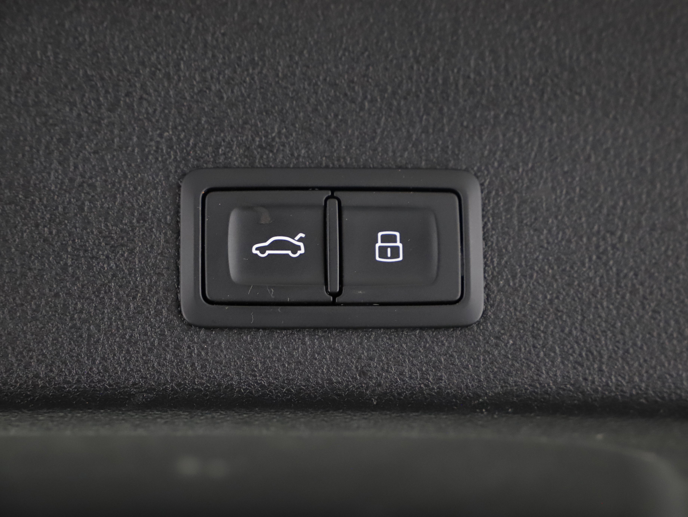 Audi A6 Avant 40 2.0 TDI quattro sport | Bild 12 von 17