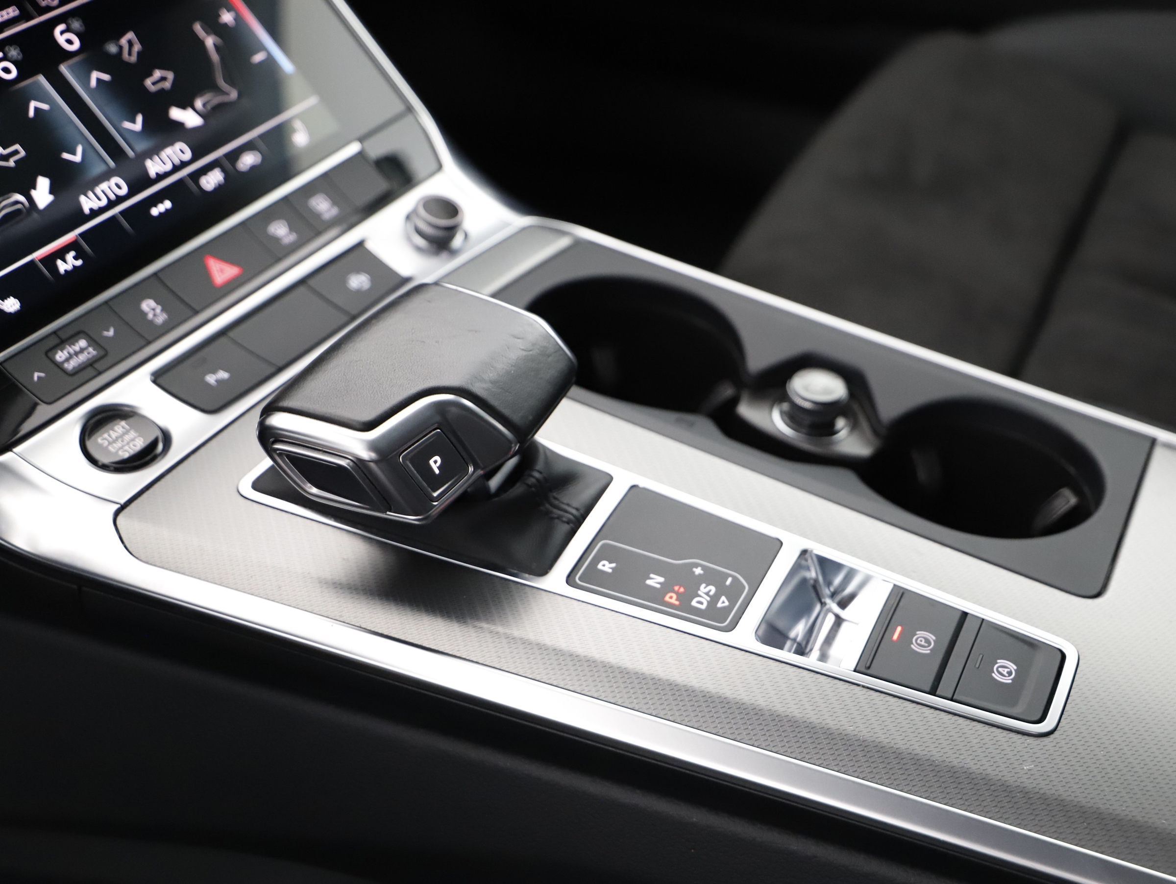 Audi A6 Avant 40 2.0 TDI quattro sport | Bild 9 von 17