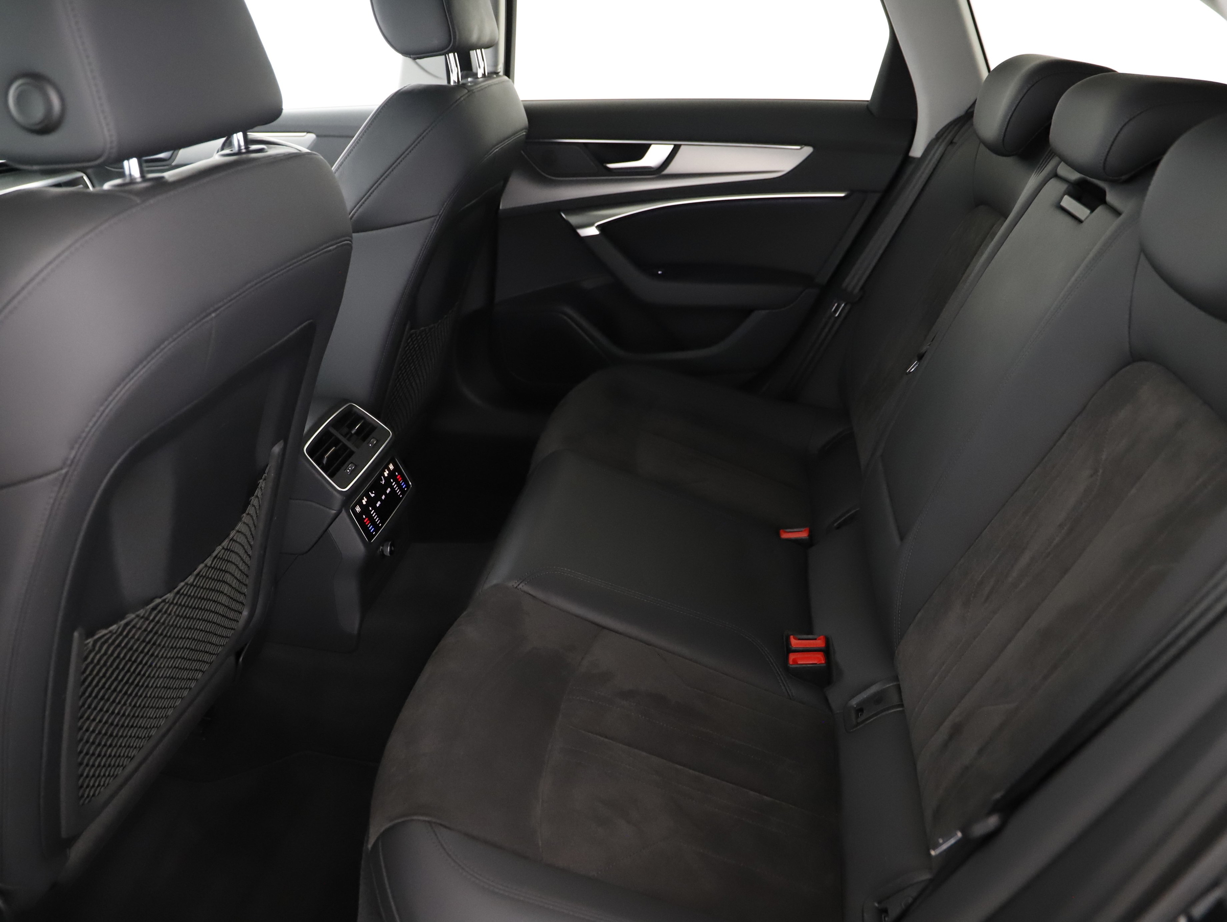 Audi A6 Avant 40 2.0 TDI quattro sport | Bild 10 von 17