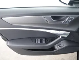 Audi A6 Avant 40 2.0 TDI quattro sport | Thumbnail 15 von 23
