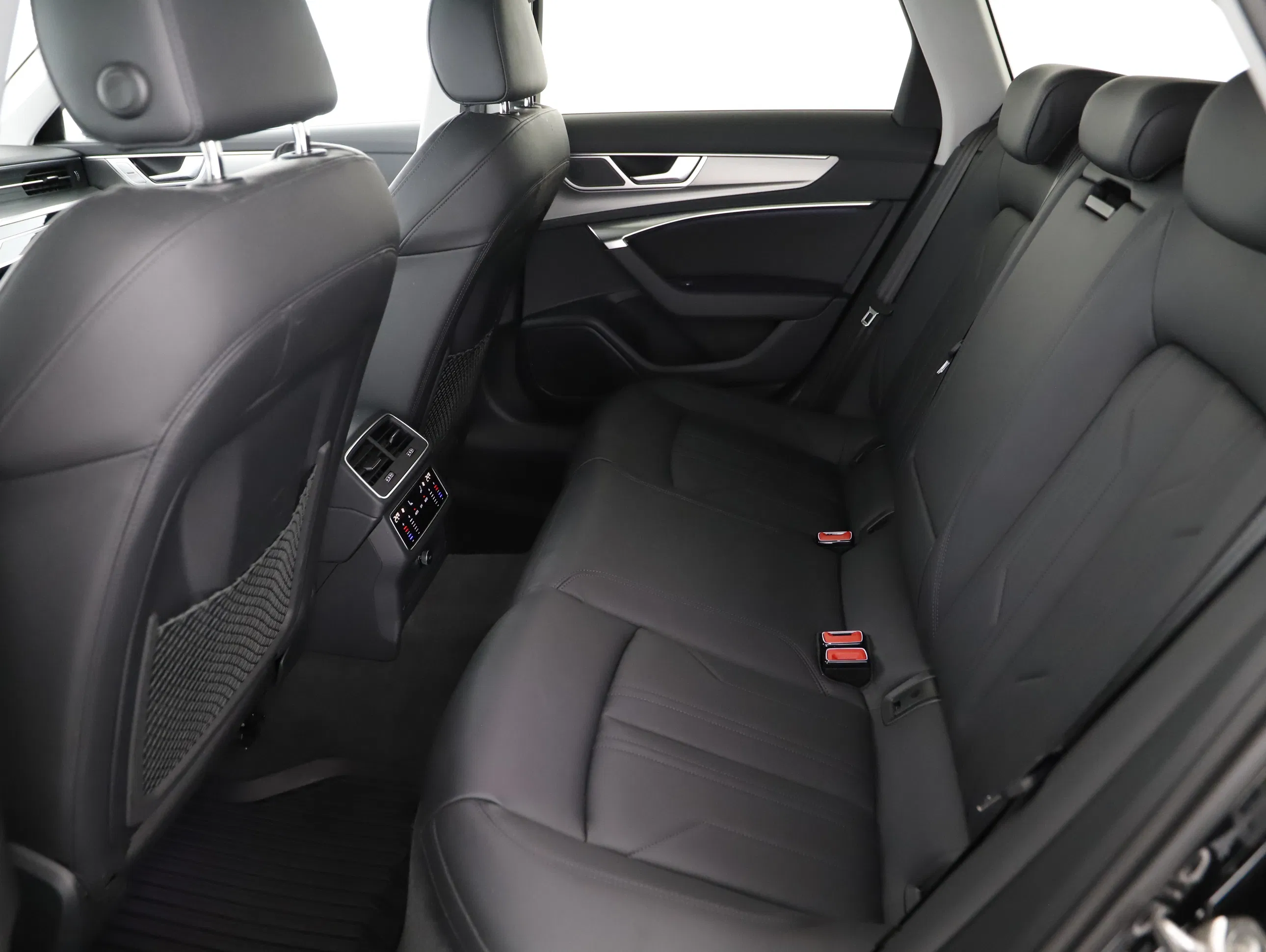 Audi A6 Avant 40 2.0 TDI quattro sport | Bild 2 von 23