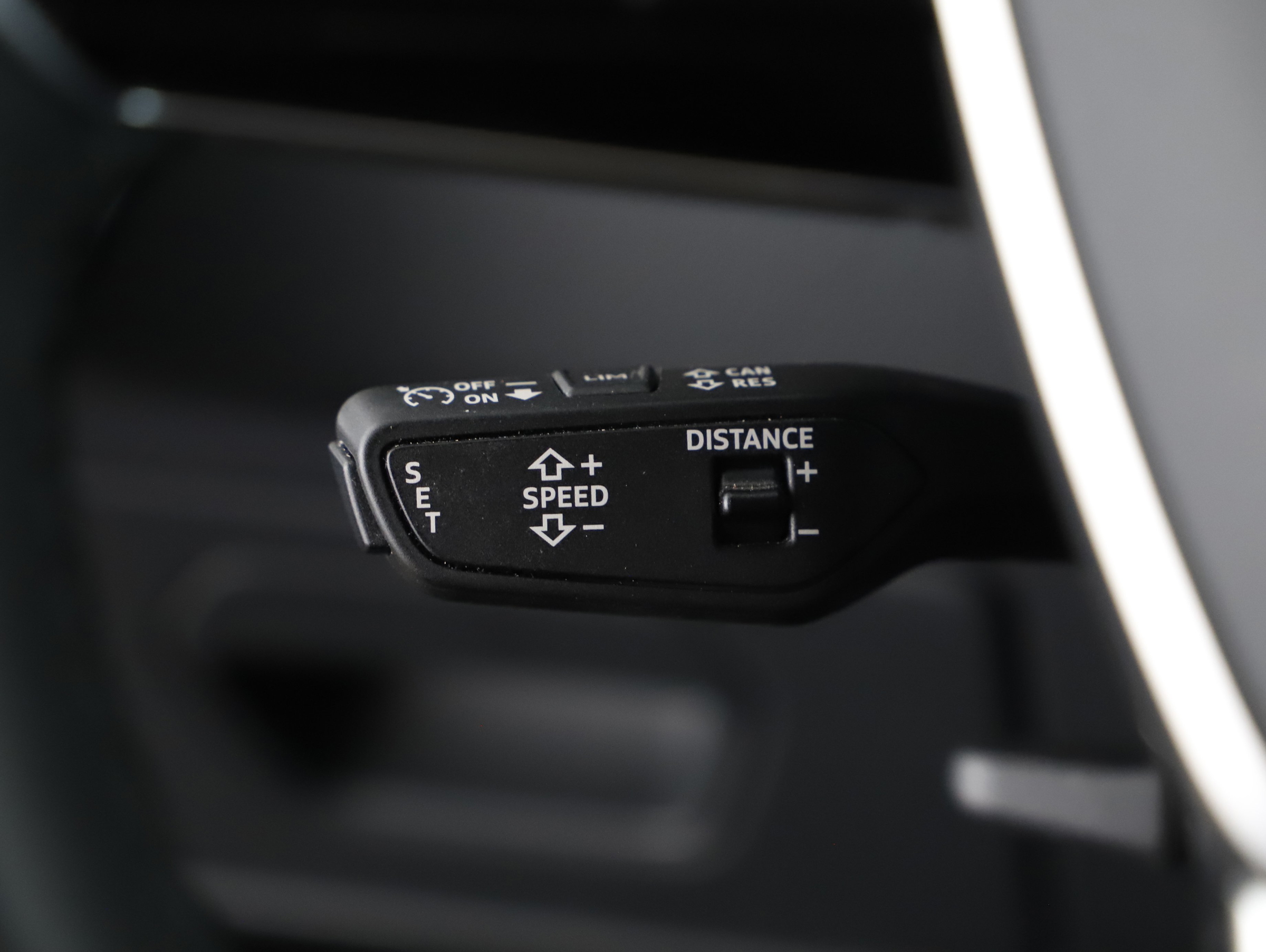Audi A6 Avant 35 2.0 TDI sport | Bild 13 von 24