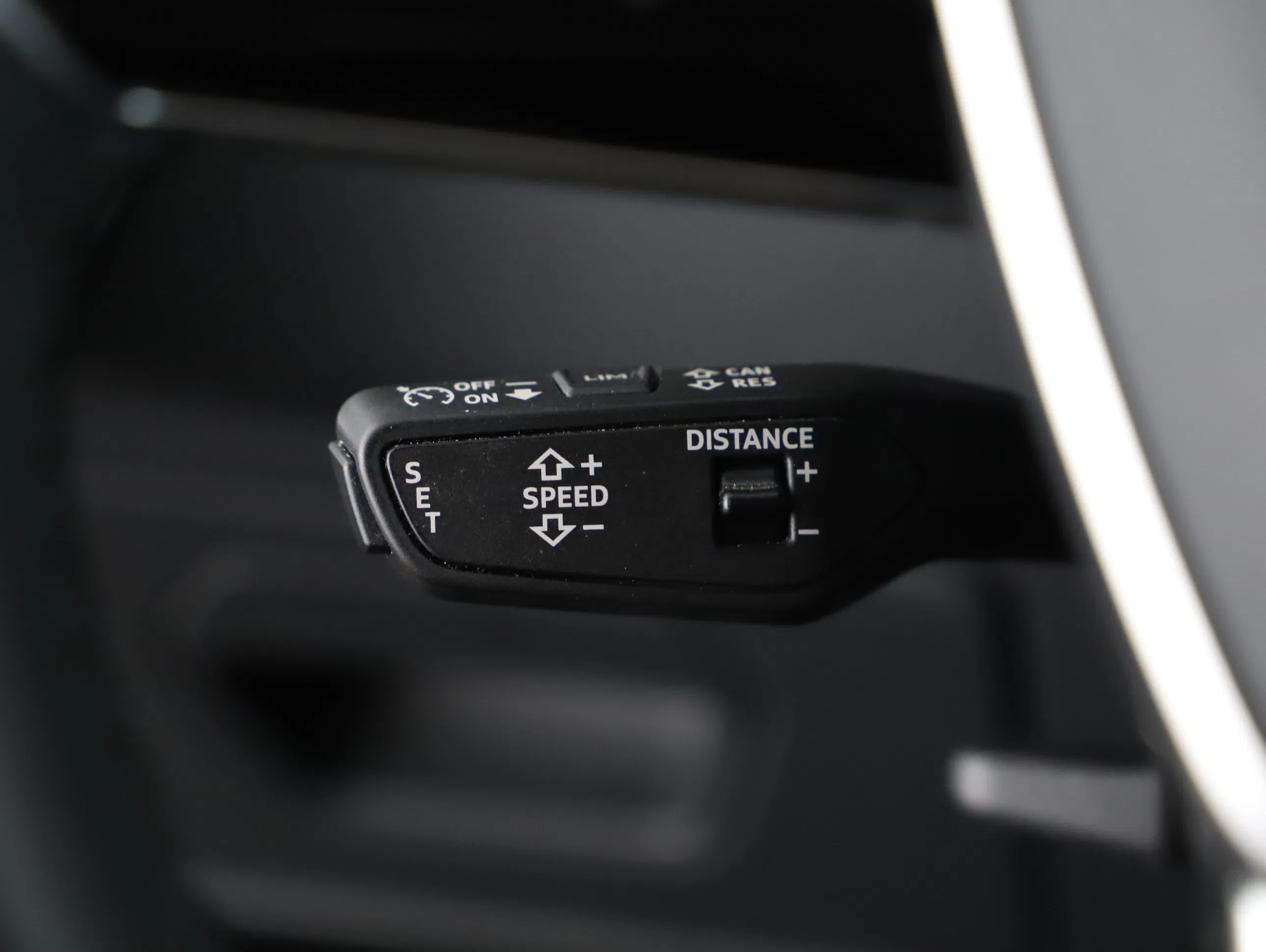 Audi A6 Avant 35 2.0 TDI sport | Bild 13 von 24