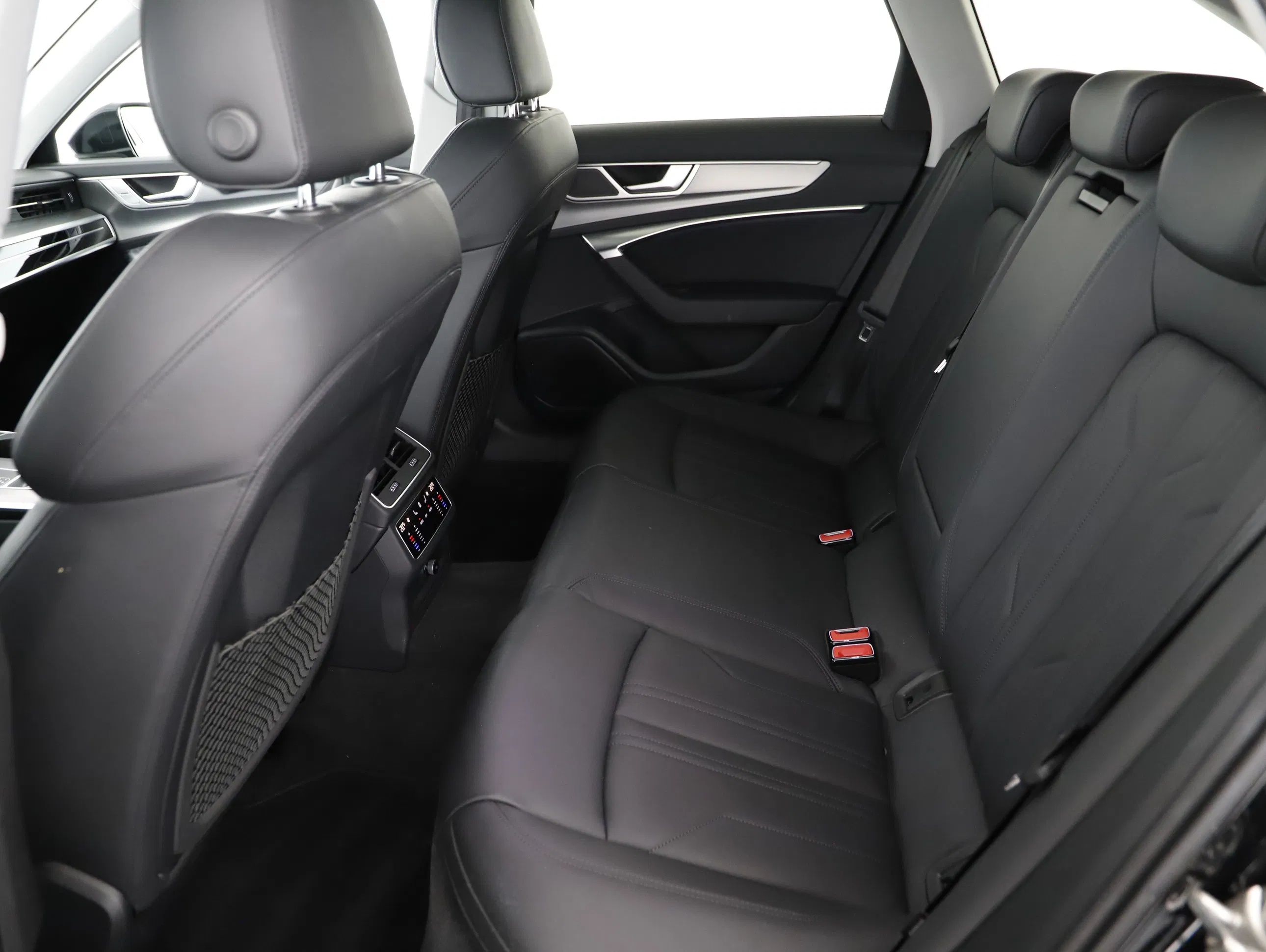 Audi A6 Avant 40 2.0 TDI quattro sport | Bild 2 von 23