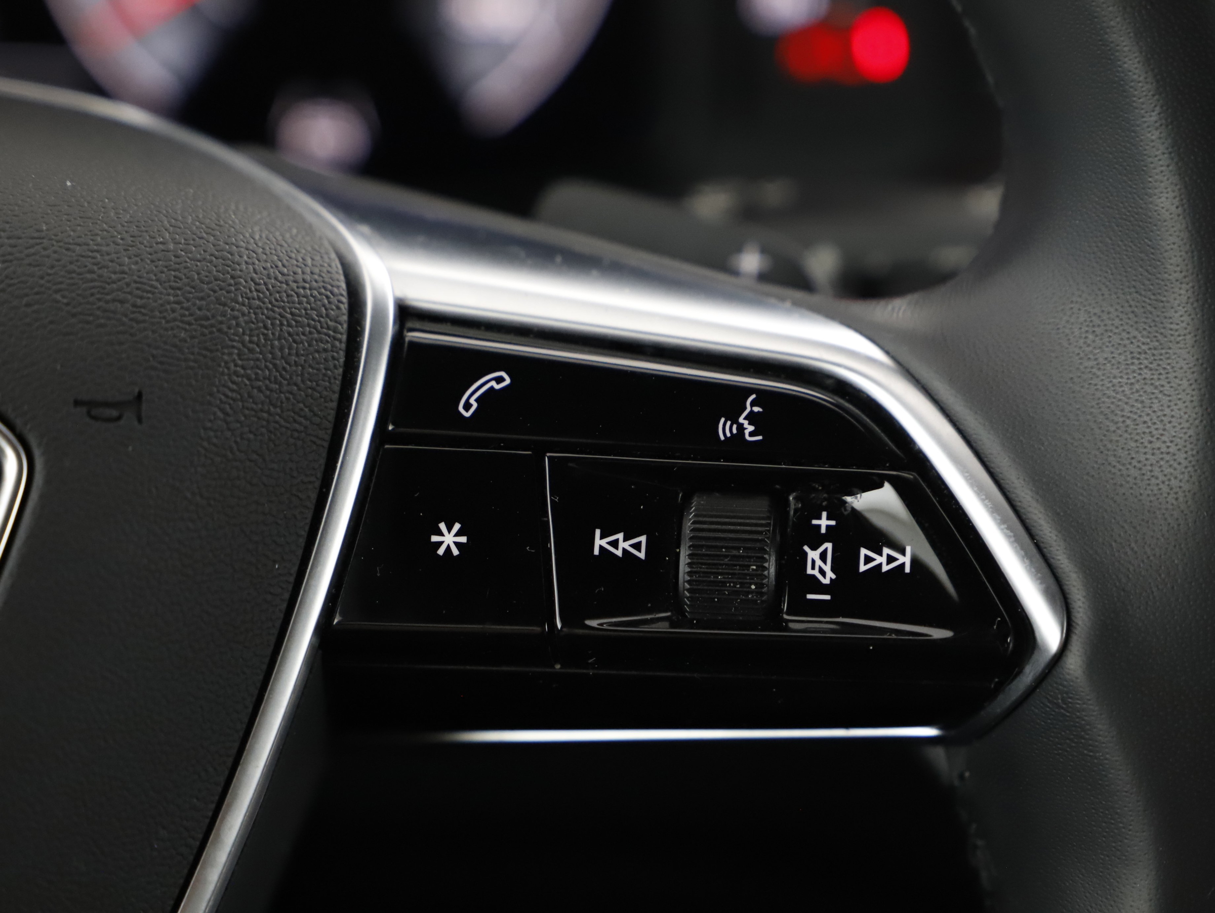 Audi A6 Avant 40 2.0 TDI quattro design | Bild 12 von 23