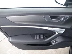 Audi A6 Avant 40 2.0 TDI quattro design | Thumbnail 15 von 23