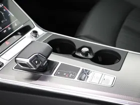 Audi A6 Avant 40 2.0 TDI quattro design | Thumbnail 5 von 23