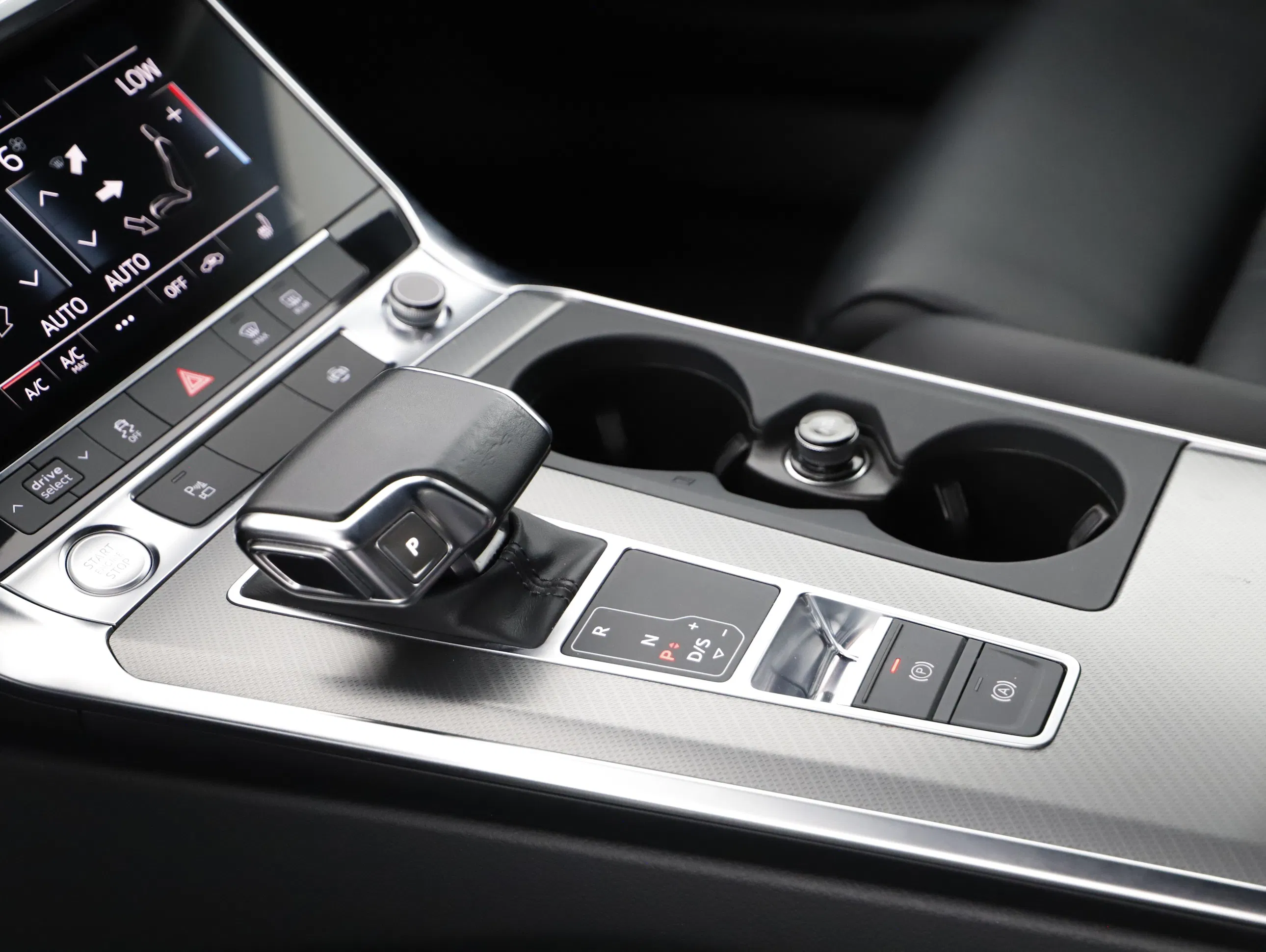 Audi A6 Avant 45 3.0 TDI quattro sport | Bild 13 von 24