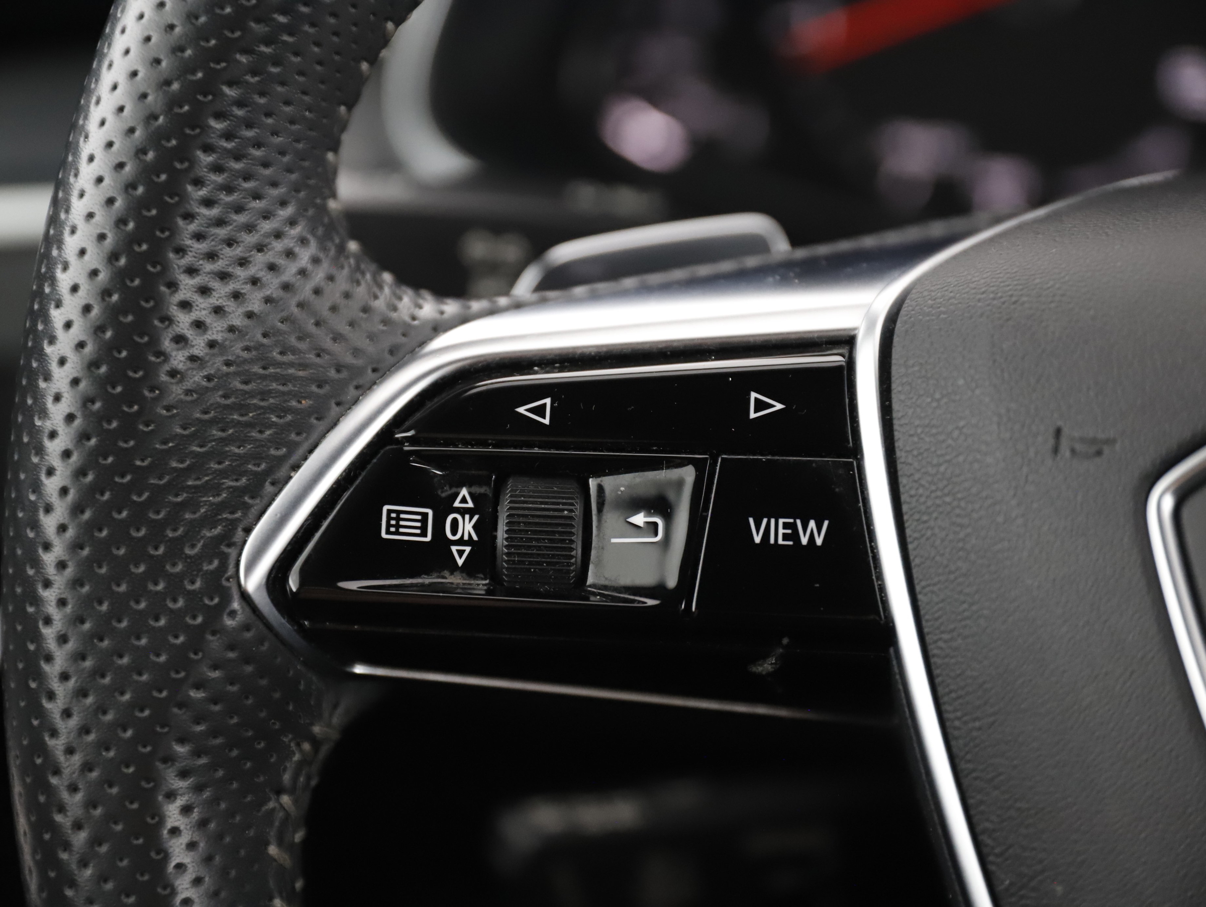 Audi A6 Avant 40 2.0 TDI quattro sport | Bild 12 von 29