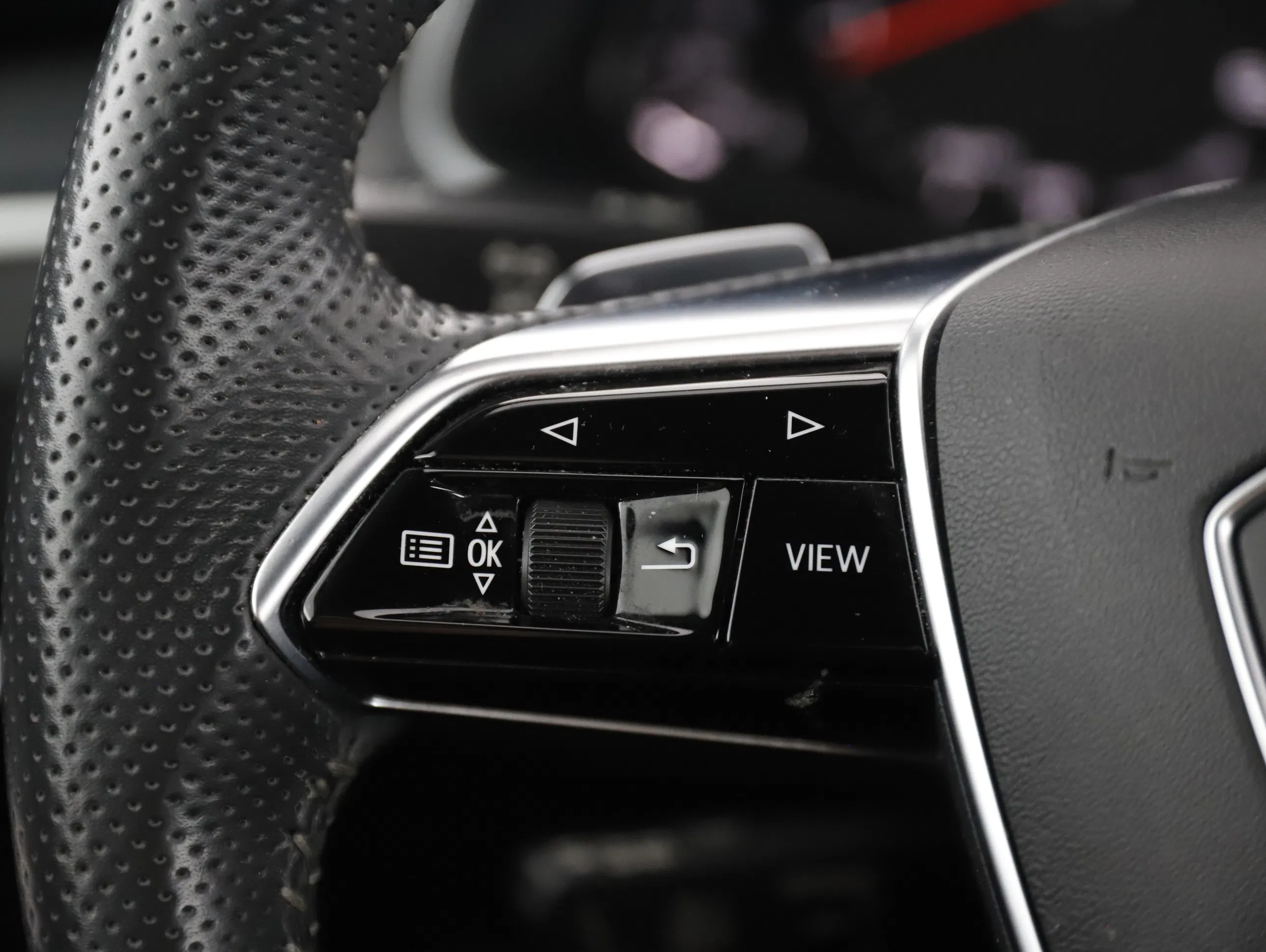 Audi A6 Avant 40 2.0 TDI quattro sport | Bild 12 von 29