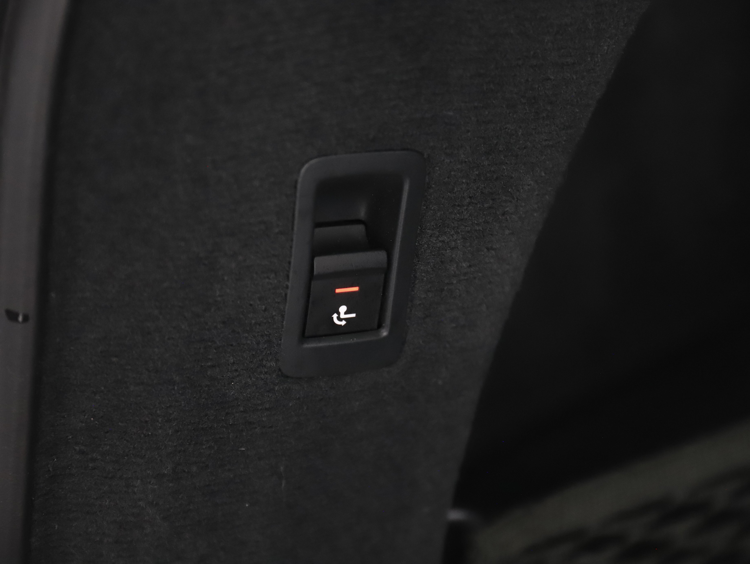 Audi A6 Avant 40 2.0 TDI quattro sport | Bild 24 von 29