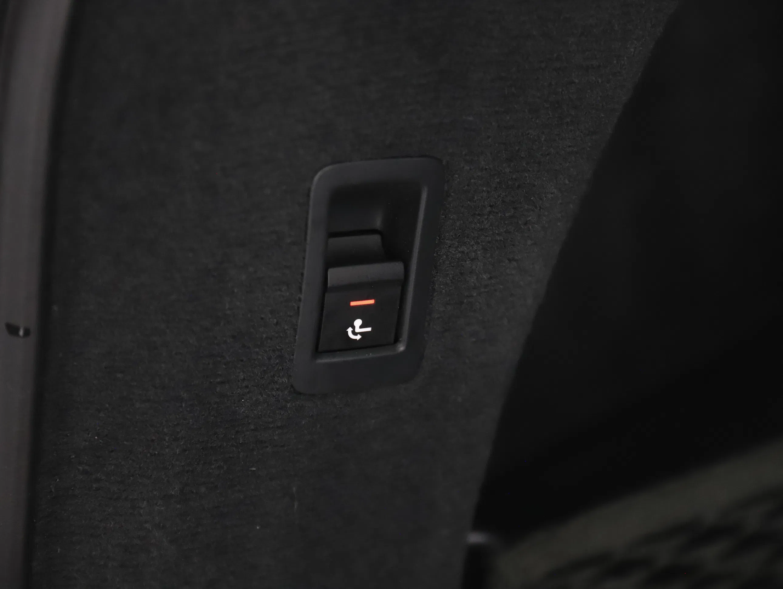 Audi A6 Avant 40 2.0 TDI quattro sport | Bild 24 von 29