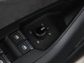 Audi A6 Avant 40 2.0 TDI quattro sport | Thumbnail 6 von 29