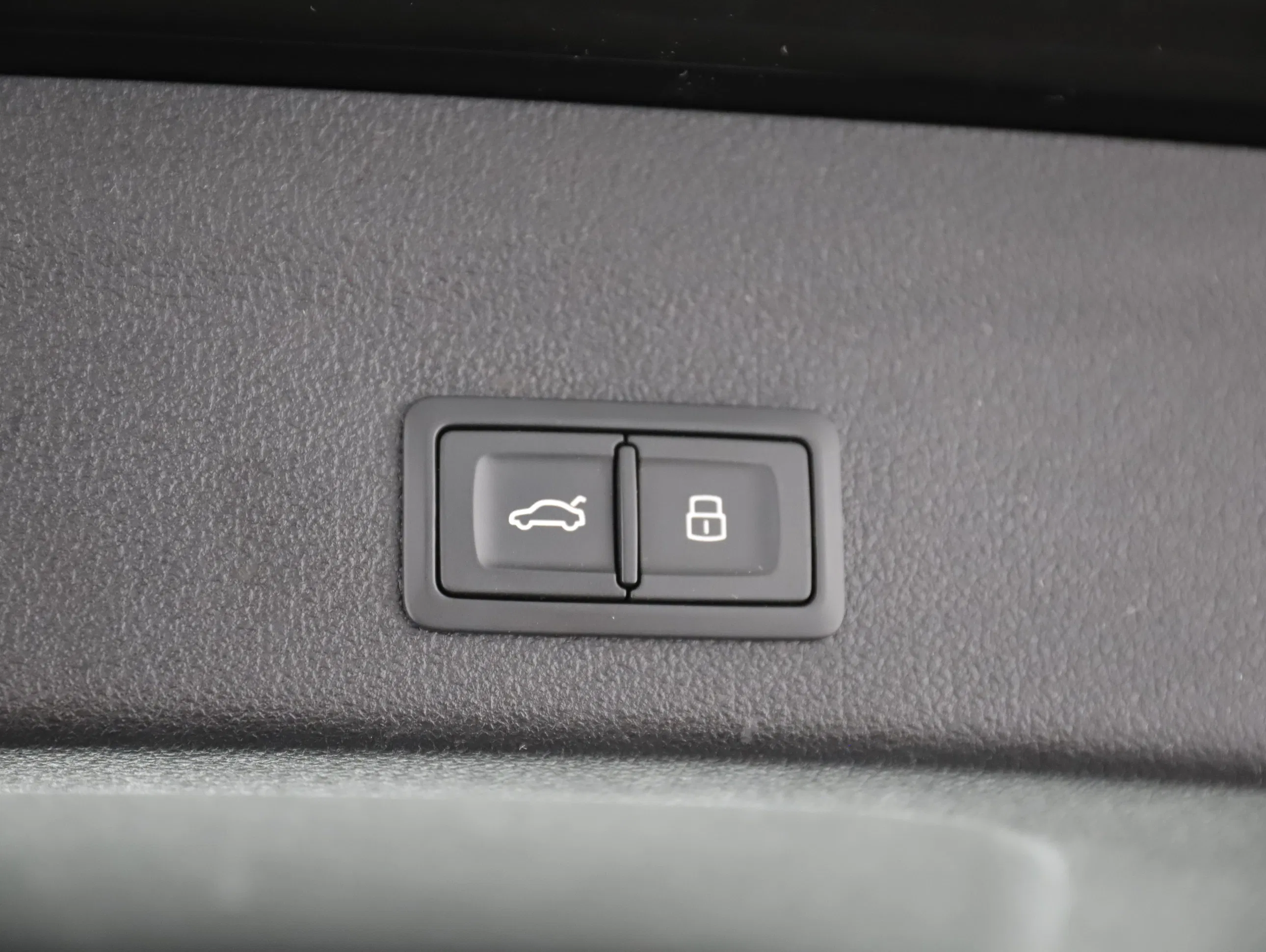 Audi A6 Avant 40 2.0 TDI sport | Bild 13 von 31