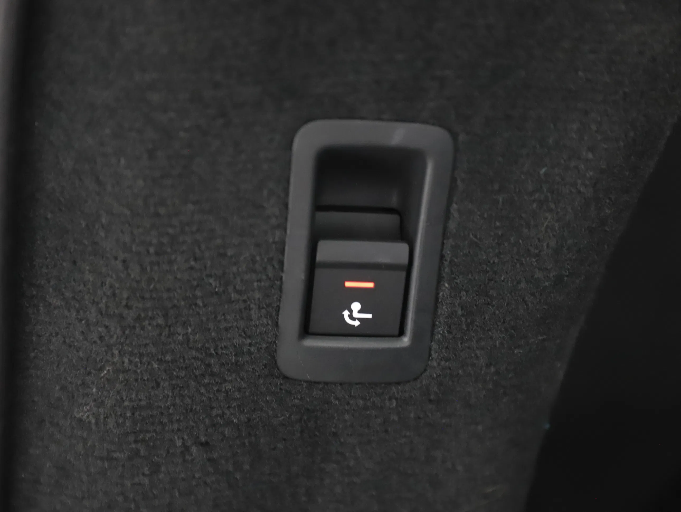 Audi A6 Avant 40 2.0 TDI sport | Bild 14 von 31