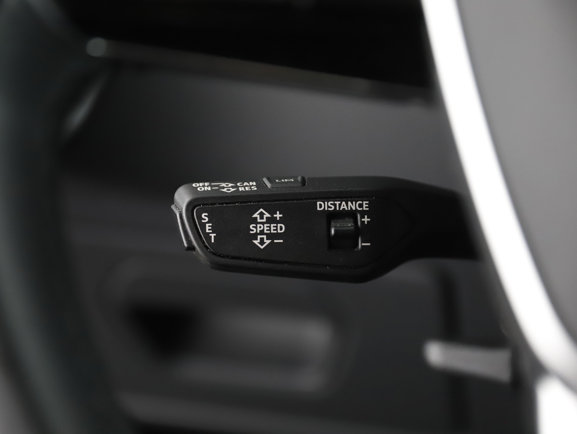 Audi A6 Avant 40 2.0 TDI sport | Bild 23 von 31