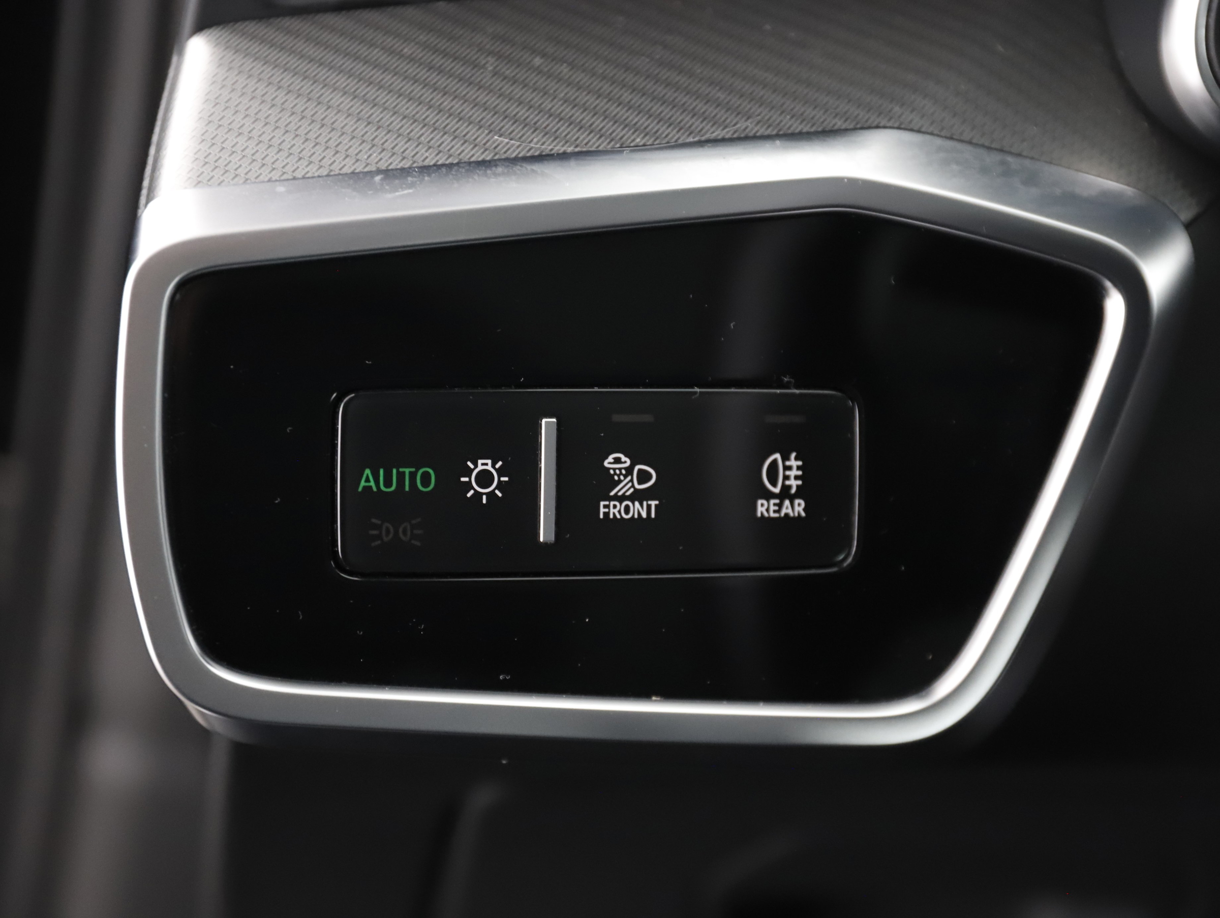 Audi A6 Avant 40 2.0 TDI sport | Bild 24 von 31