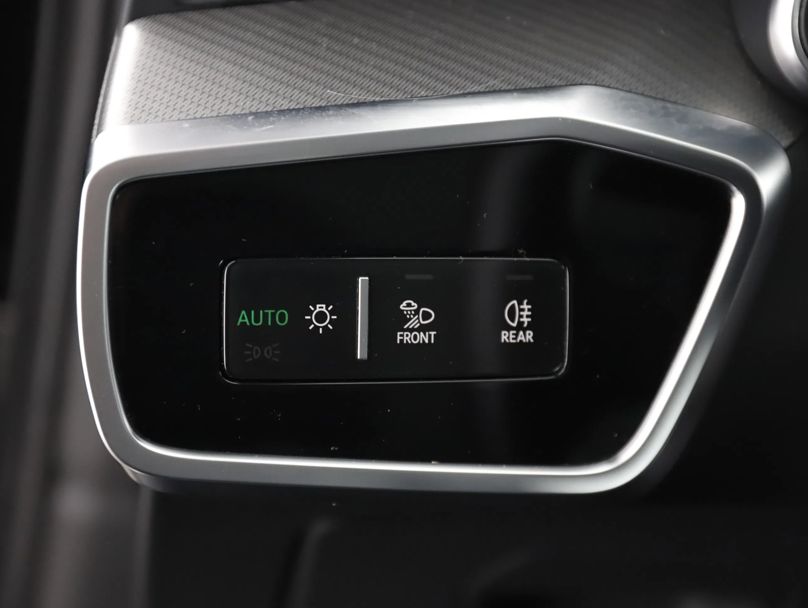 Audi A6 Avant 40 2.0 TDI sport | Bild 24 von 31