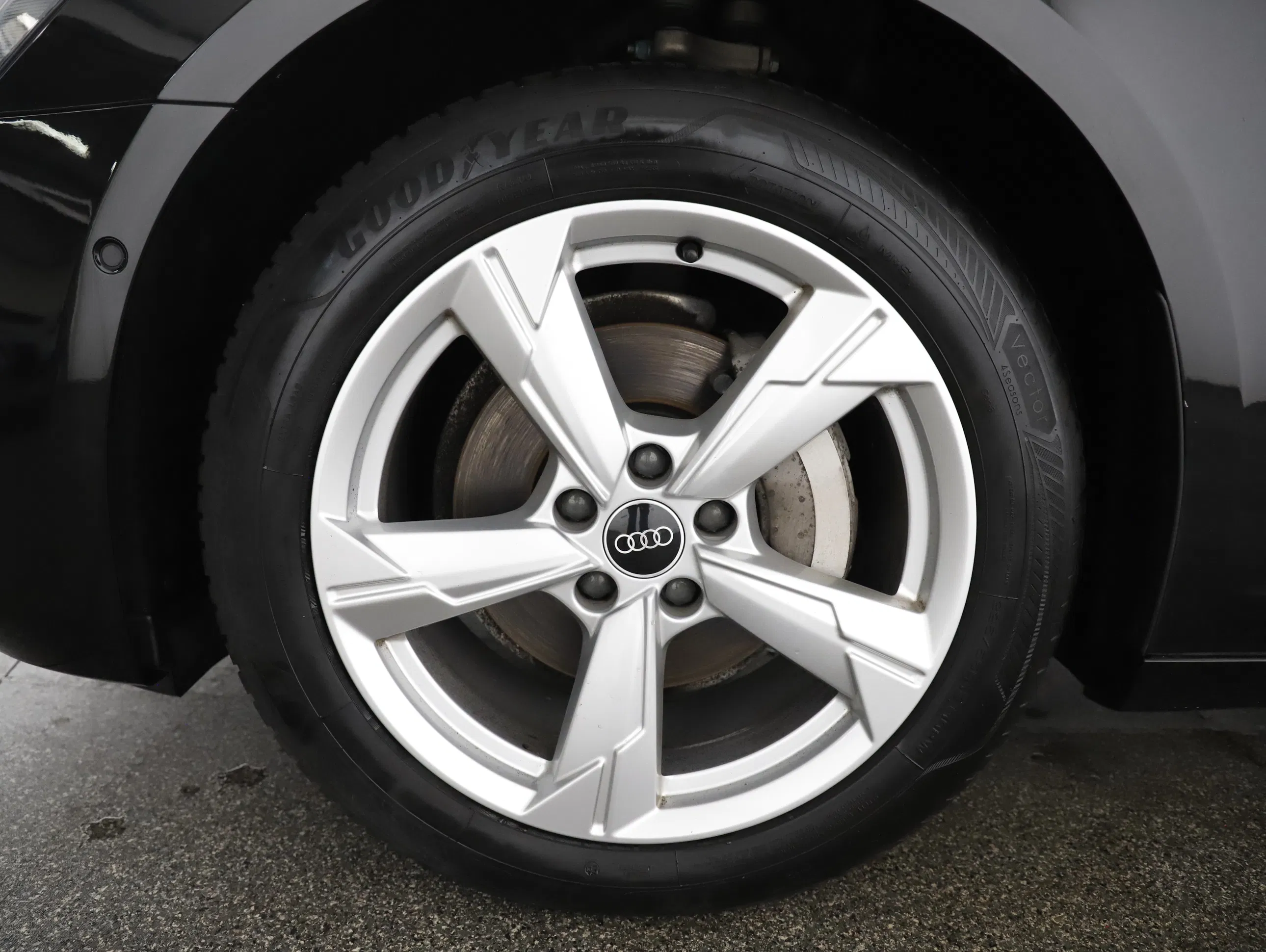 Audi A6 Avant 40 2.0 TDI sport | Bild 29 von 31