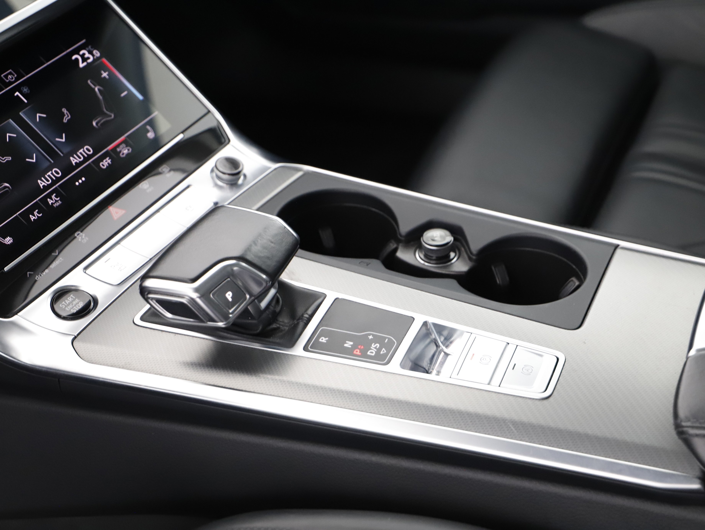 Audi A6 Avant 45 3.0 TDI quattro sport | Bild 14 von 25