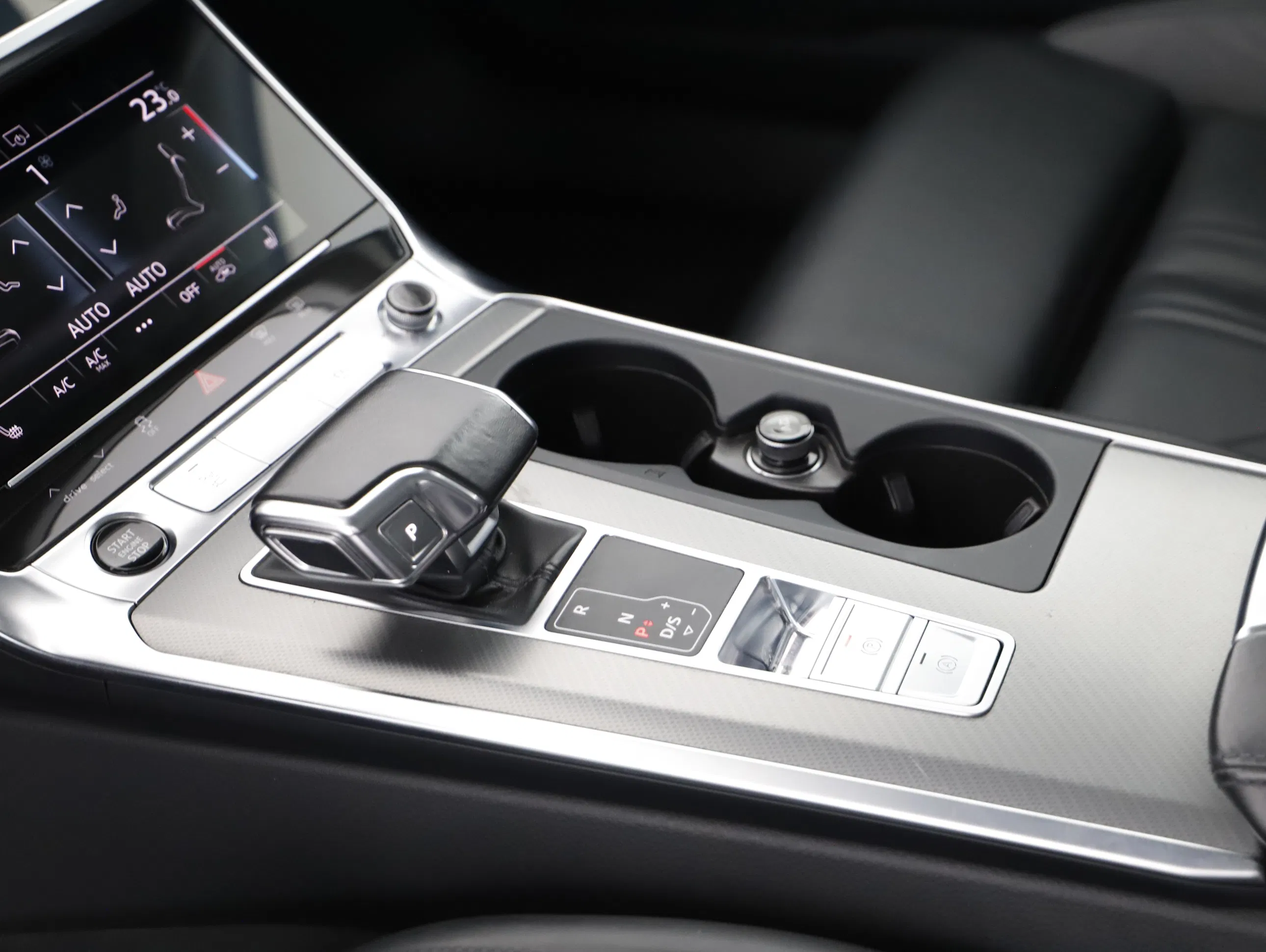 Audi A6 Avant 45 3.0 TDI quattro sport | Bild 14 von 25