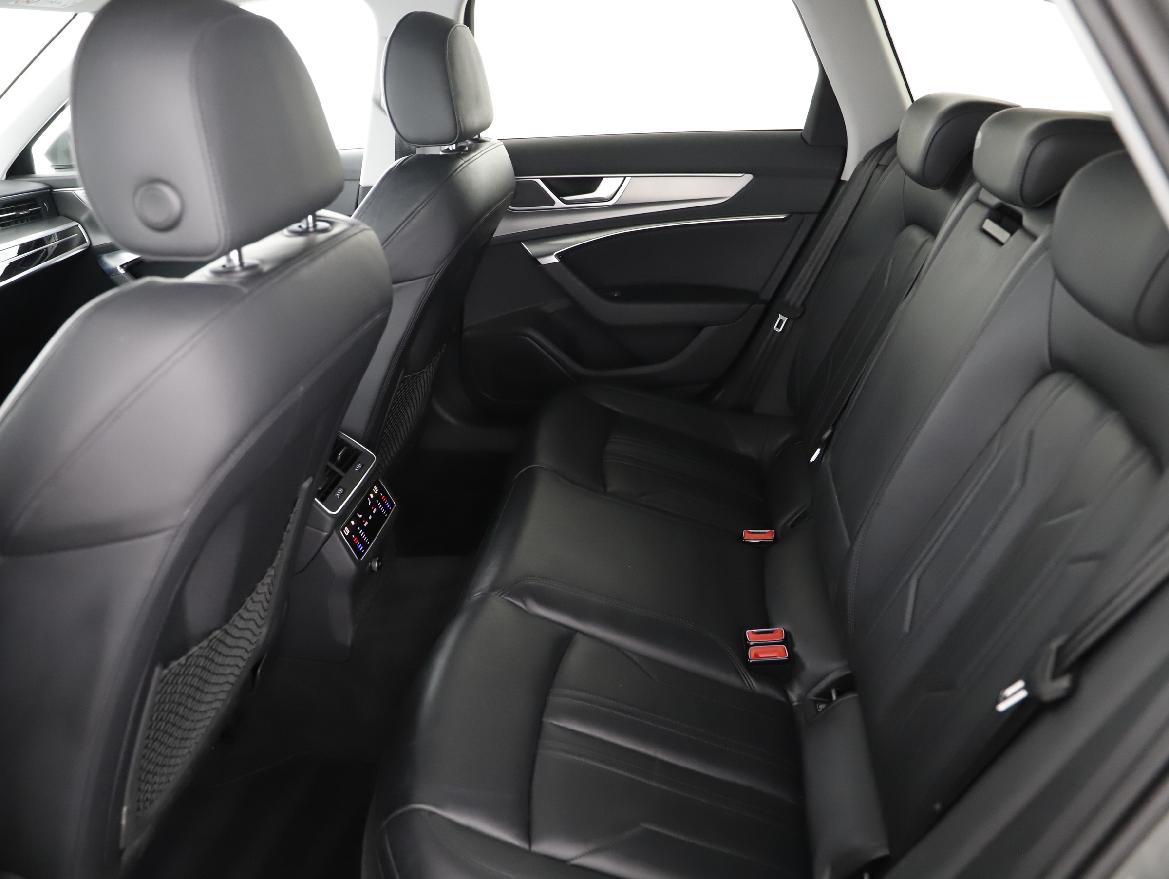 Audi A6 Avant 40 2.0 TDI quattro sport | Bild 11 von 27