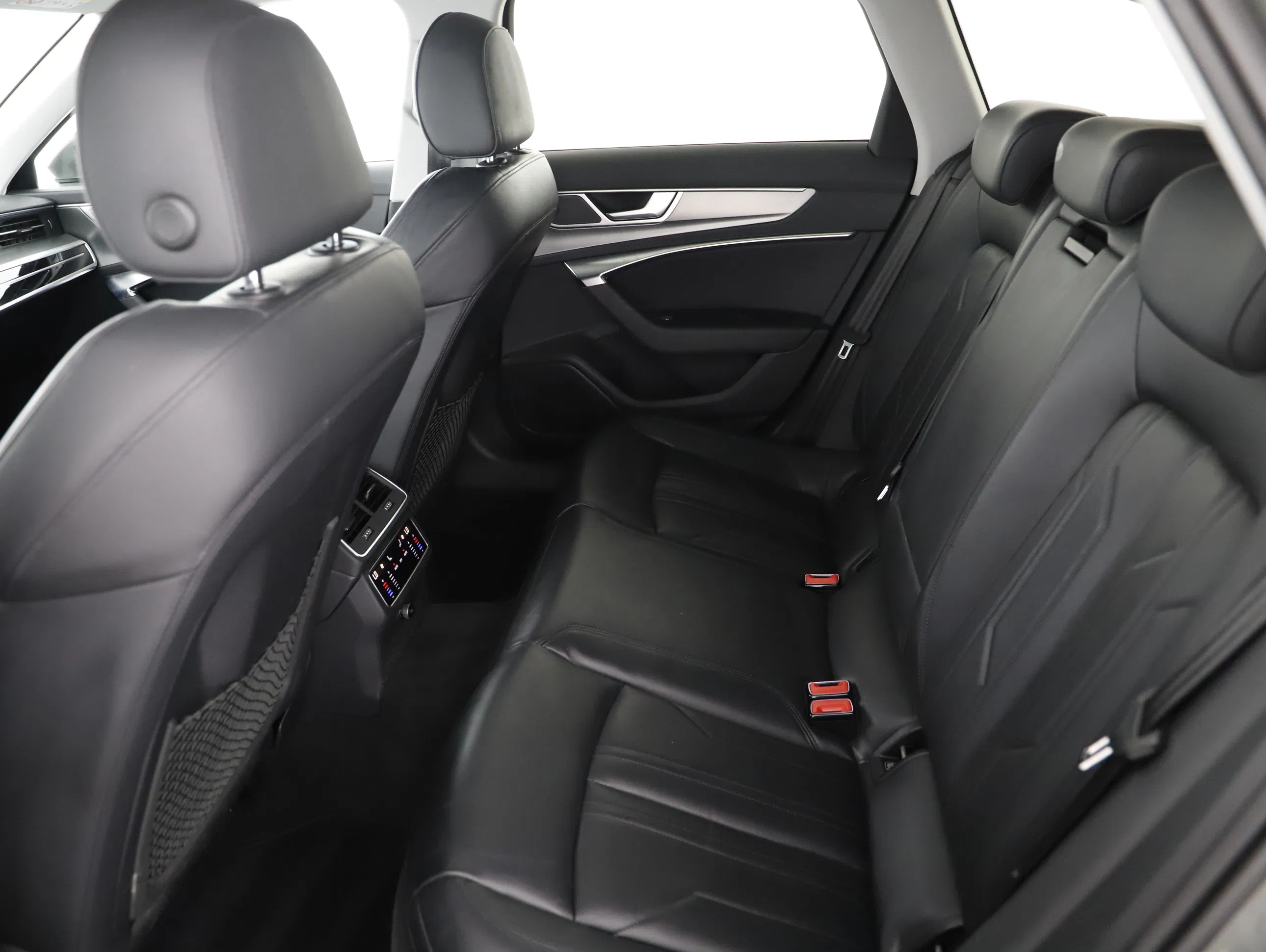 Audi A6 Avant 40 2.0 TDI quattro sport | Bild 11 von 27