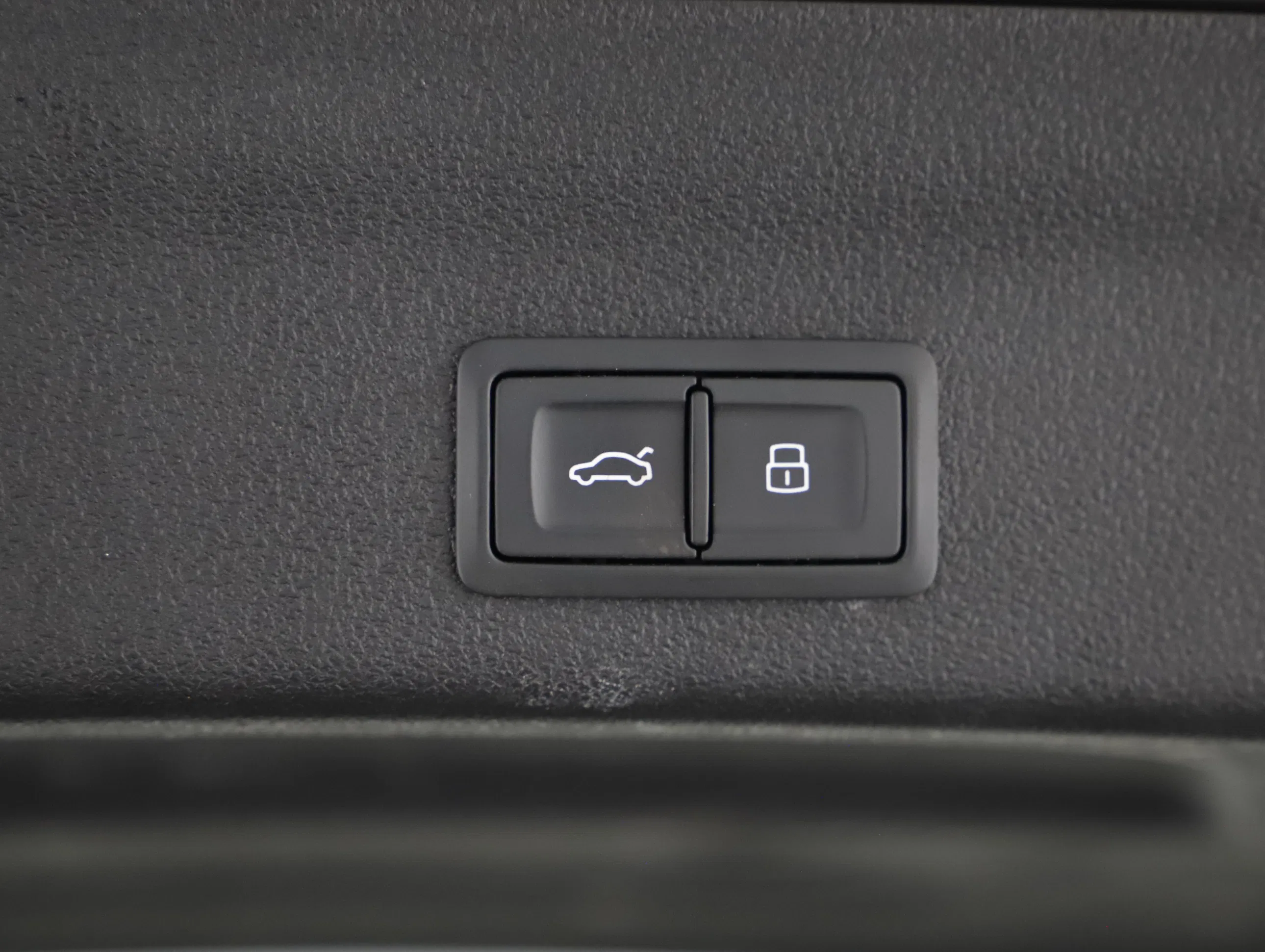 Audi A6 Avant 40 2.0 TDI quattro sport | Bild 13 von 27