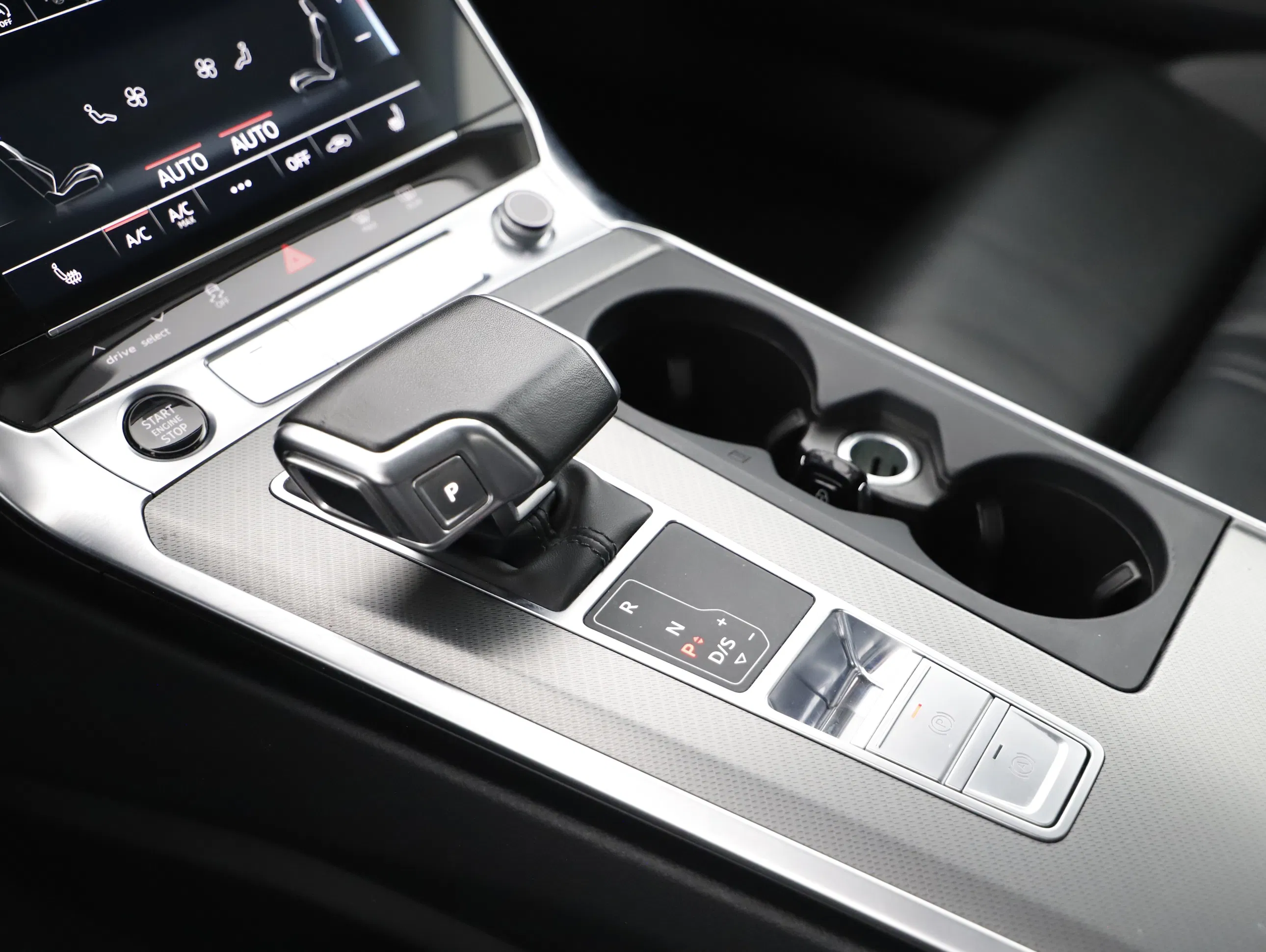 Audi A6 Avant 40 2.0 TDI quattro sport | Bild 17 von 27