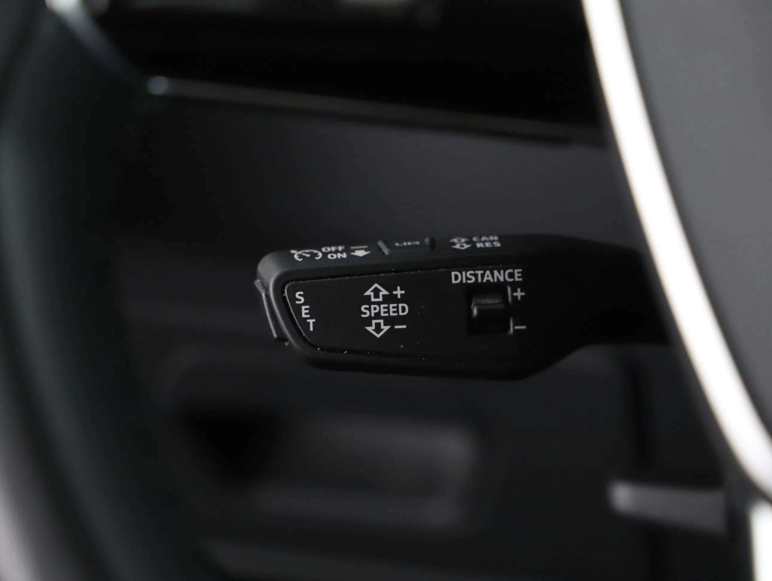 Audi A6 Avant 40 2.0 TDI quattro sport | Bild 21 von 27