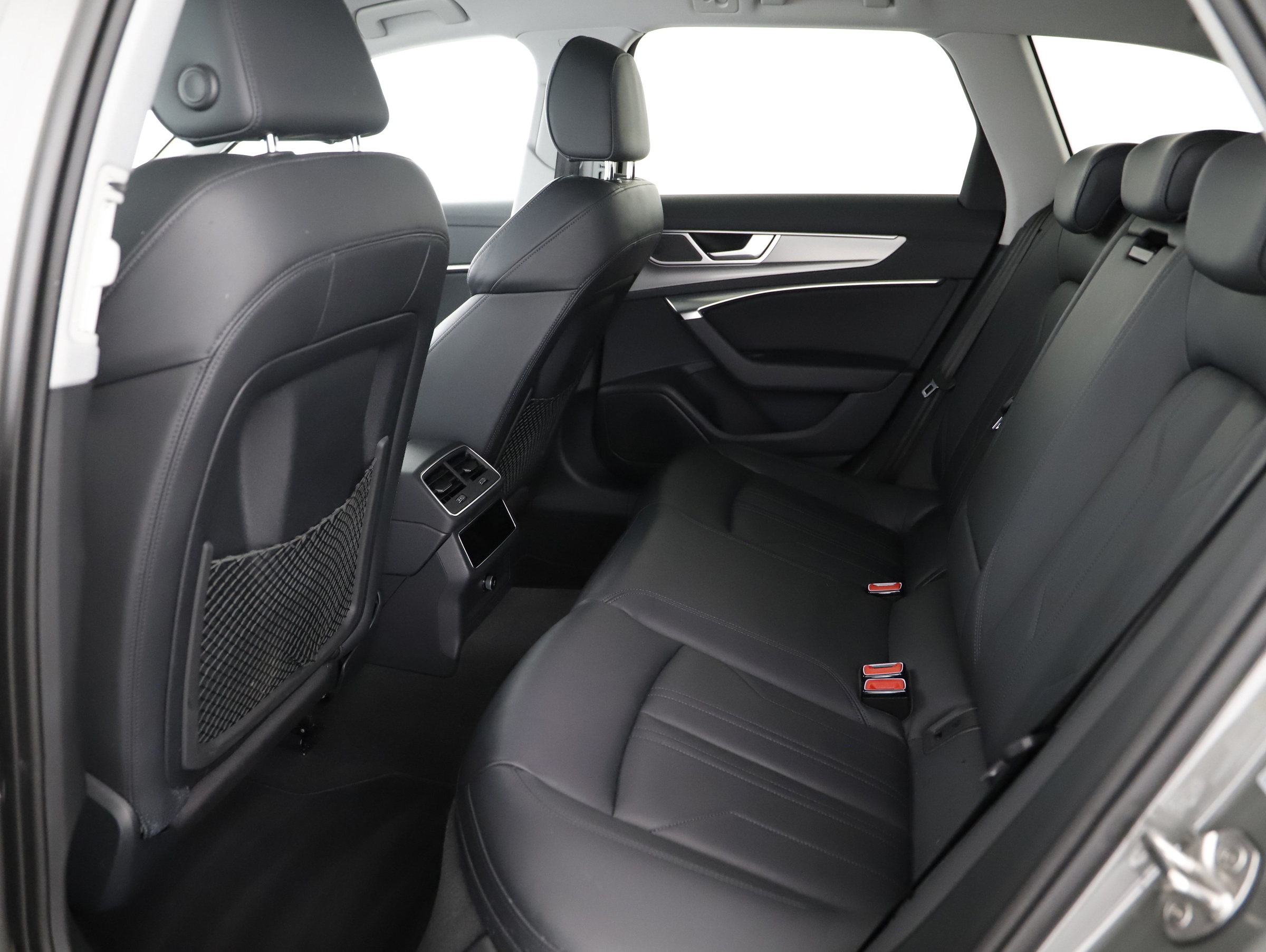 Audi A6 Avant 40 2.0 TDI quattro sport | Bild 18 von 21