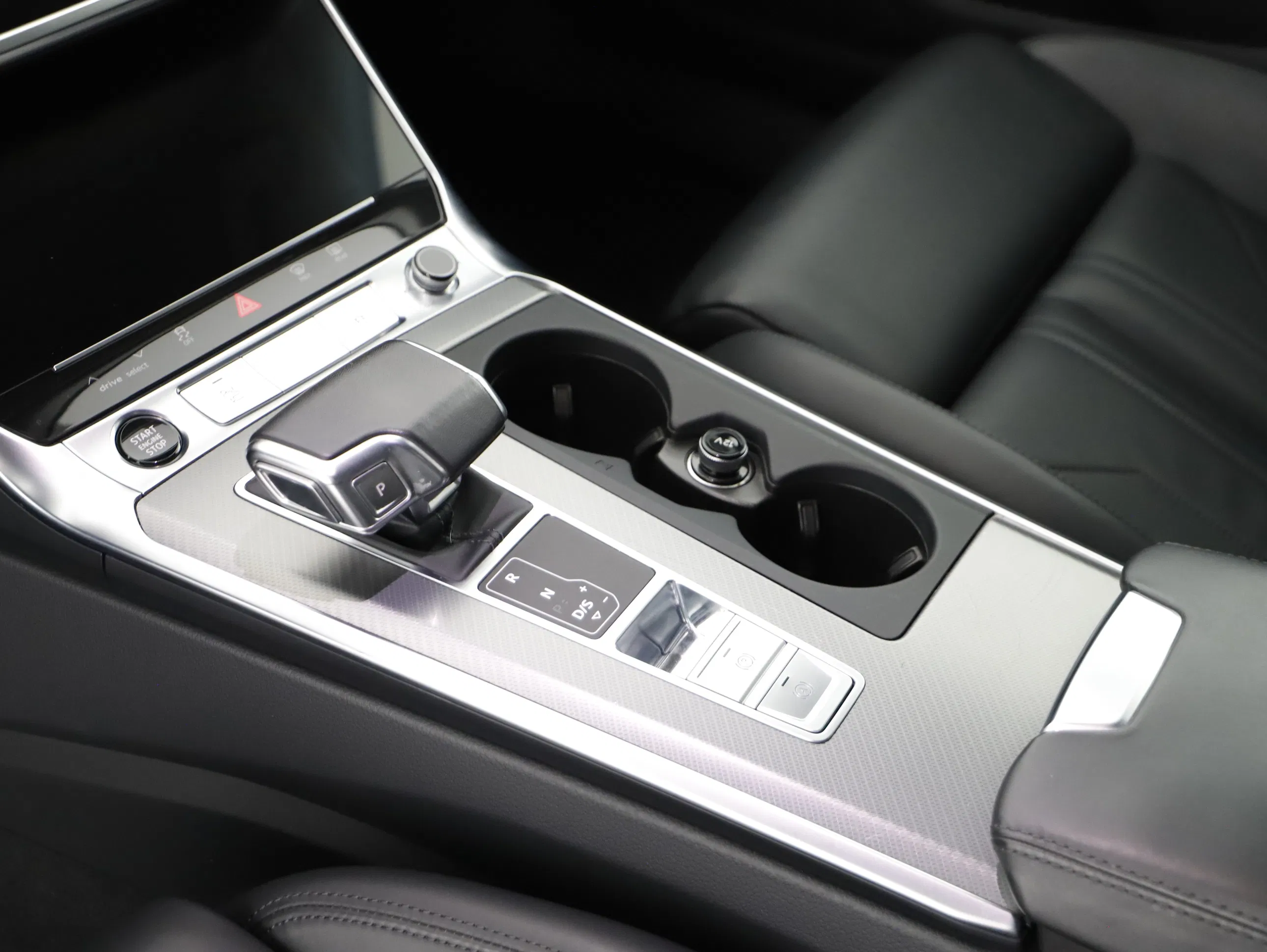 Audi A6 Avant 40 2.0 TDI quattro sport | Bild 17 von 21