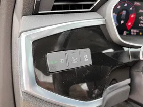 Audi Q3 35 2.0 TDI quattro | Thumbnail 17 von 21