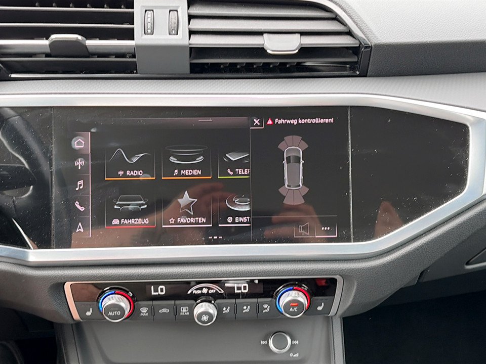 Audi Q3 35 2.0 TDI quattro | Bild 19 von 21