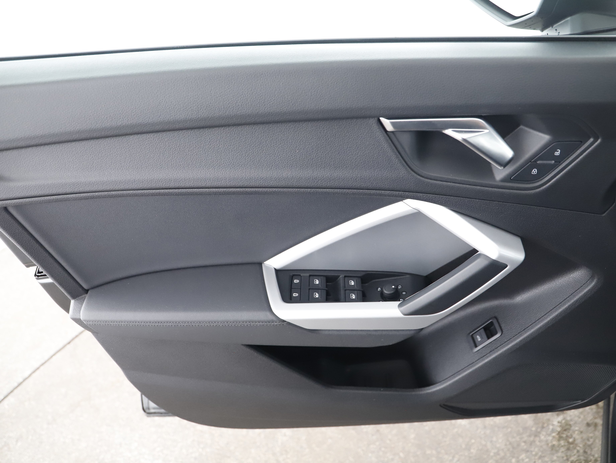 Audi Q3 Sportback 35 2.0 TDI S-Line | Bild 15 von 23