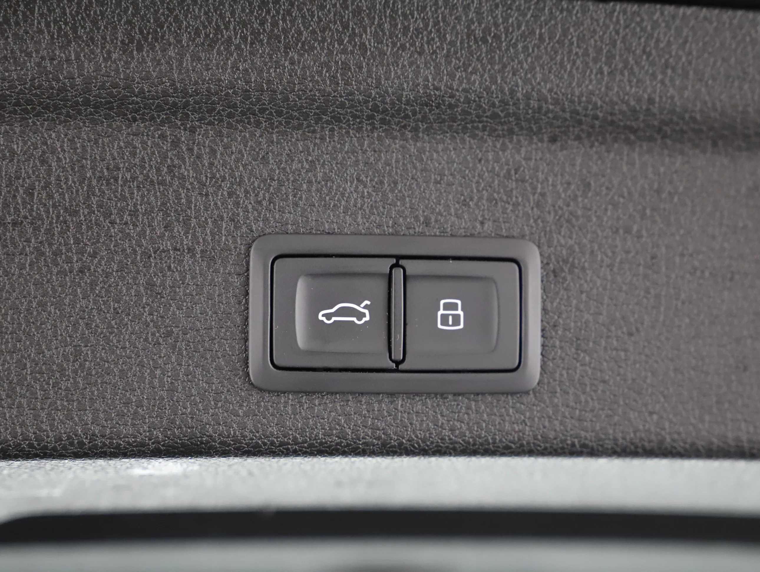 Audi Q3 Sportback 35 2.0 TDI S-Line | Bild 18 von 23