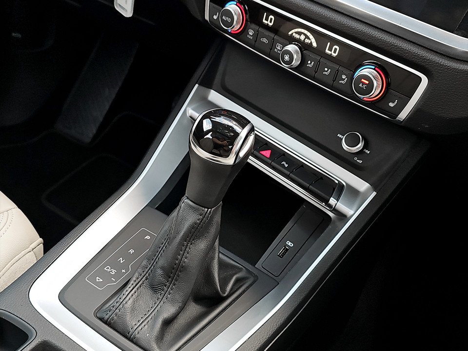Audi Q3 35 TDI AUT. | Bild 17 von 21