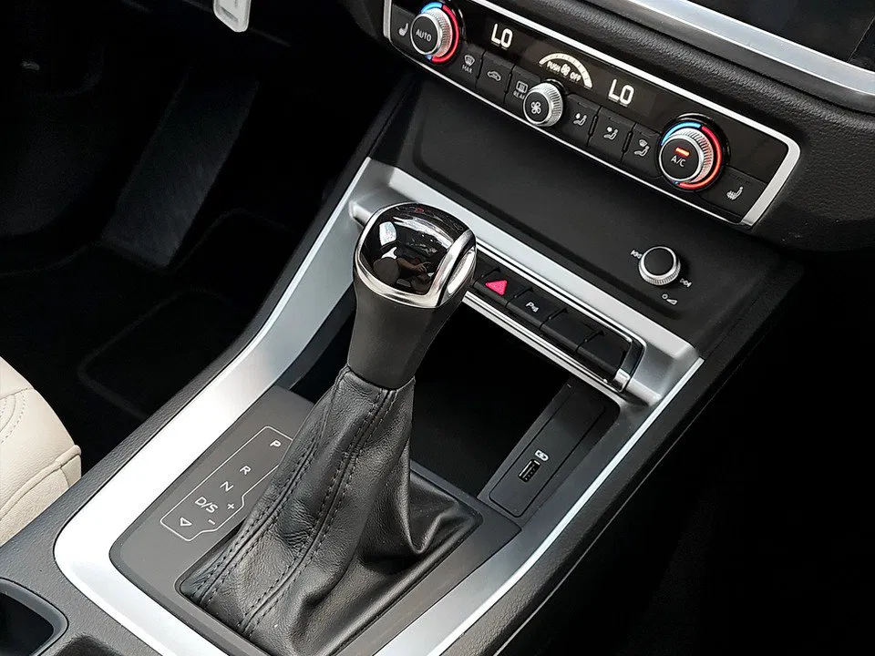 Audi Q3 35 TDI AUT. | Bild 17 von 21