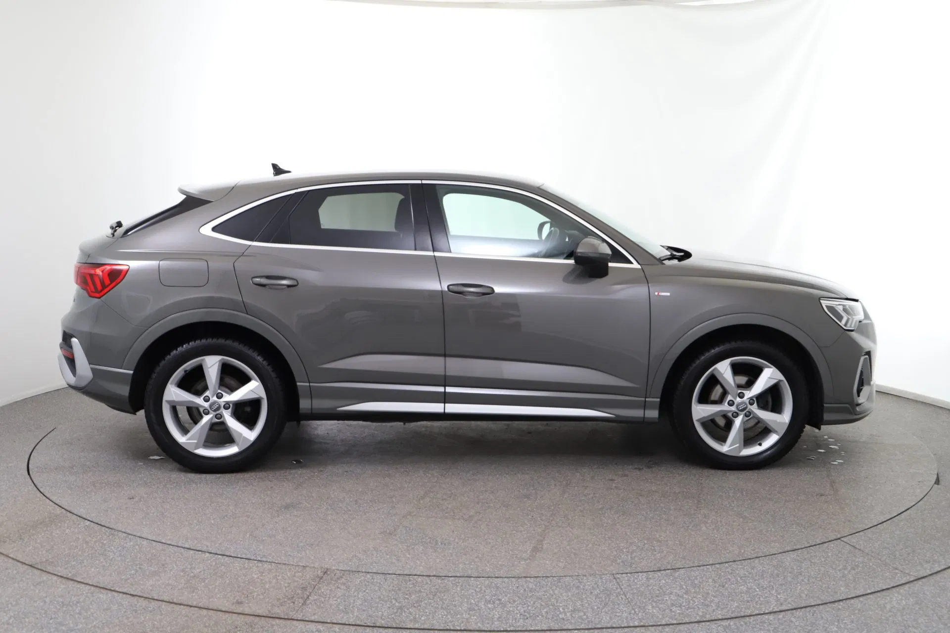 Audi Q3 Sportback 35 1.5 TFSI S-Line | Bild 4 von 27