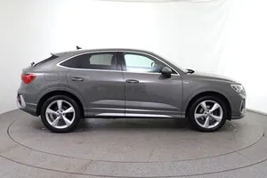 Audi Q3 Sportback 35 1.5 TFSI S-Line | Thumbnail 4 von 27