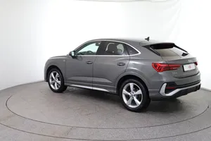 Audi Q3 Sportback 35 1.5 TFSI S-Line | Thumbnail 7 von 27