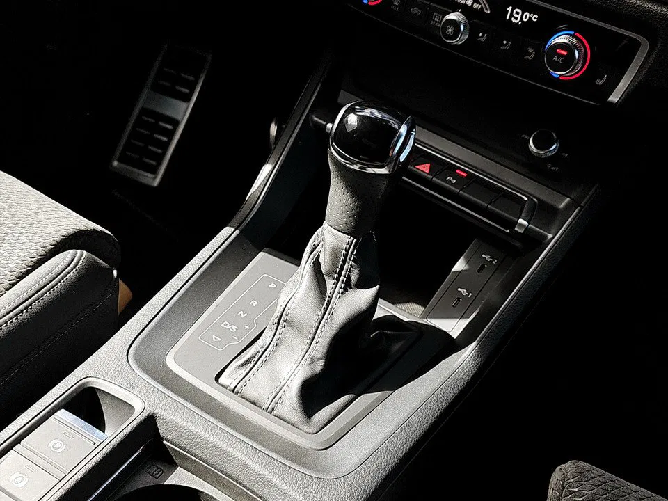 Audi Q3 SB 45 TFSI quattro S-line | Bild 16 von 20